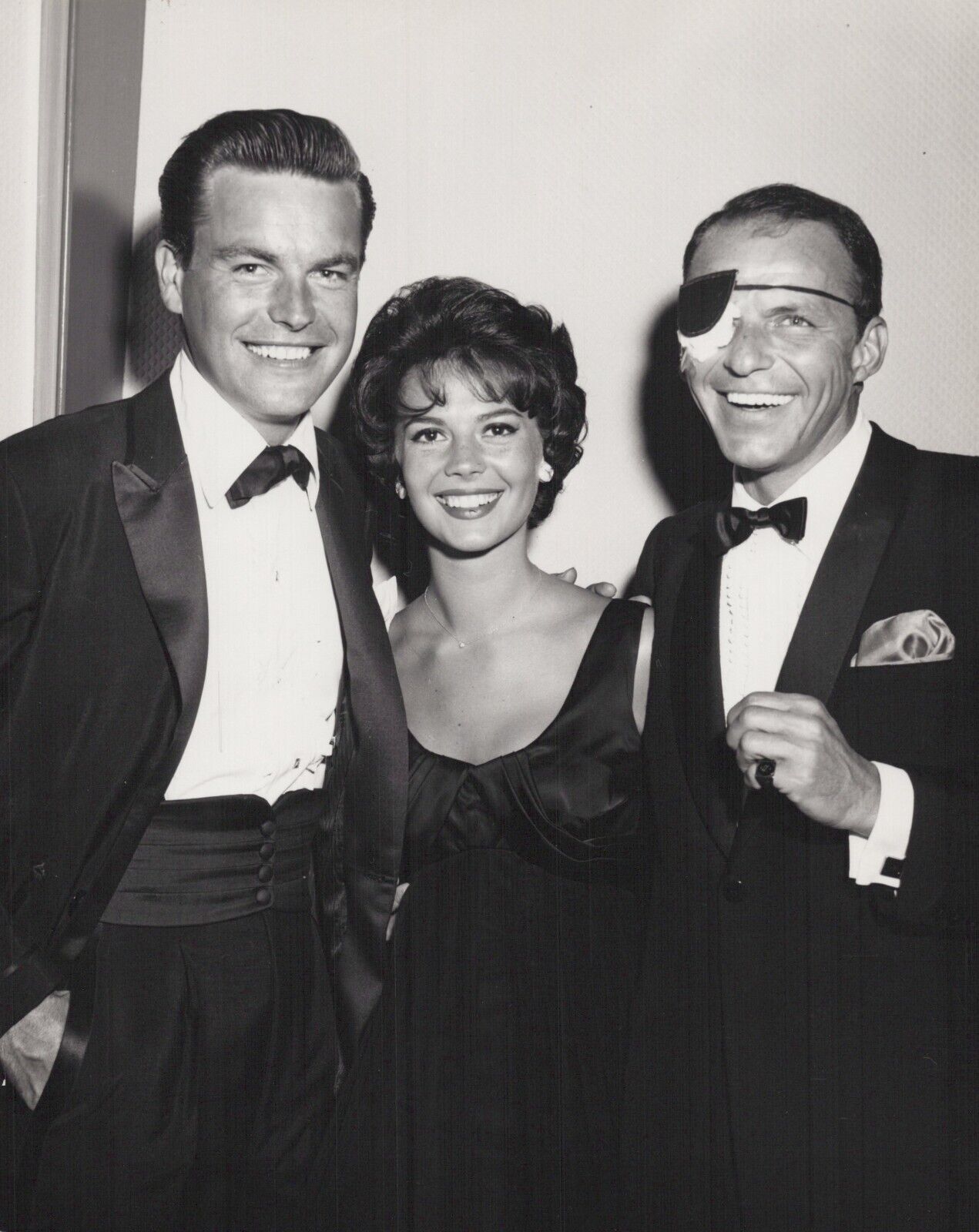 Natalie Wood + Frank Sinatra + Robert Wagner (1959) Photo by Murray Garret K 324