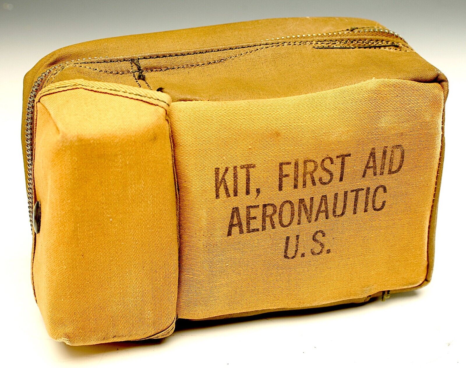 VINTAGE WWII  ARMY AIR CORPS AERONAUTIC FIRST AID KIT PARATROOPER D DAY *BEAUTY*