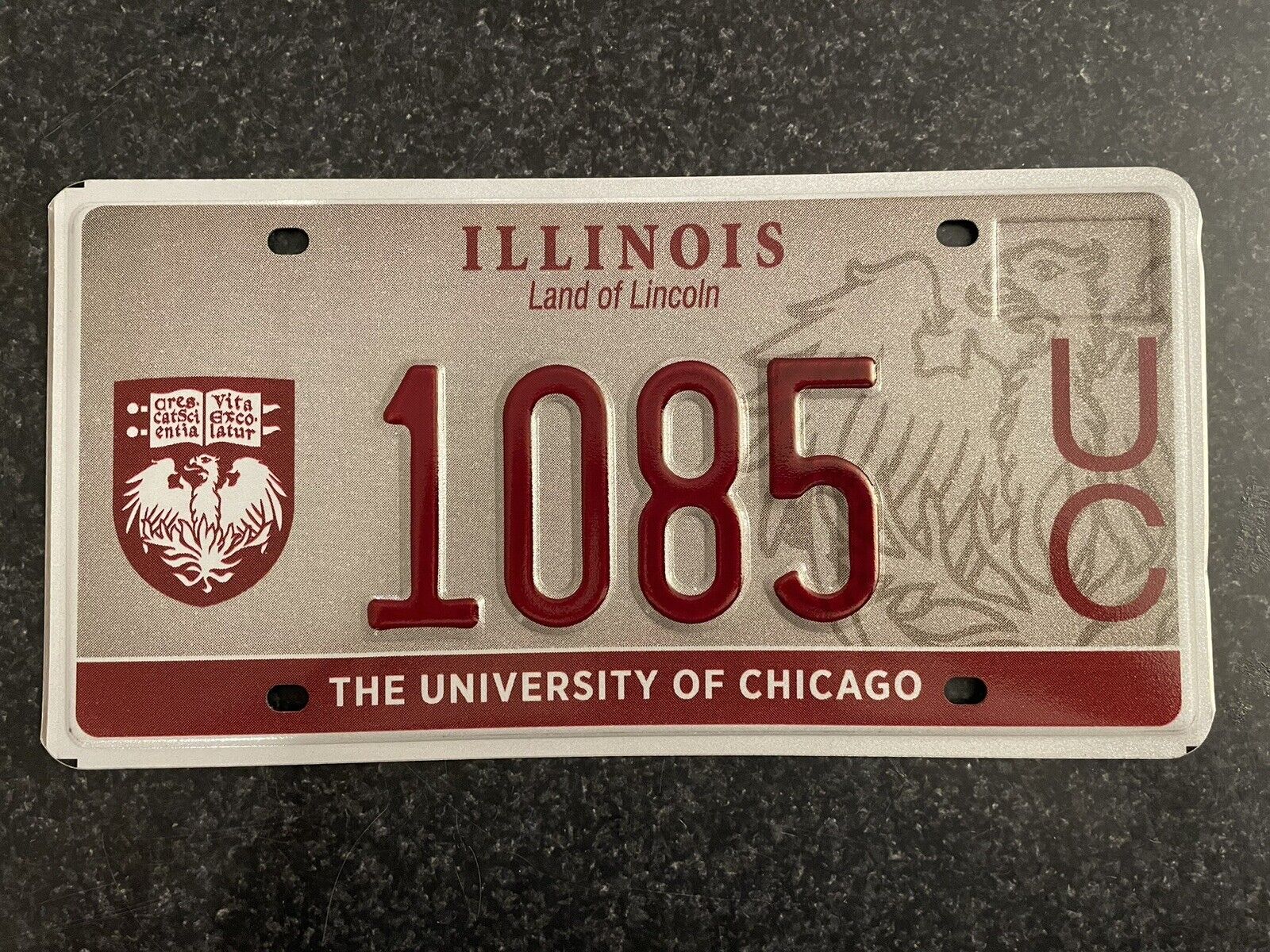 ILLINOIS THE UNIVERSITY OF CHICAGO LICENSE PLATE 1085 UC