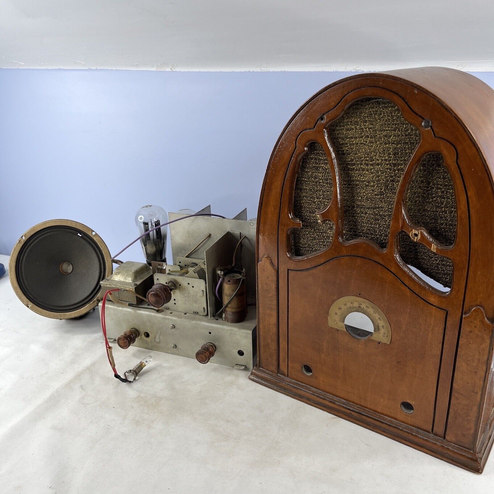 Rare Kennedy Model 55 Radio - Plays GREAT - For Restoration