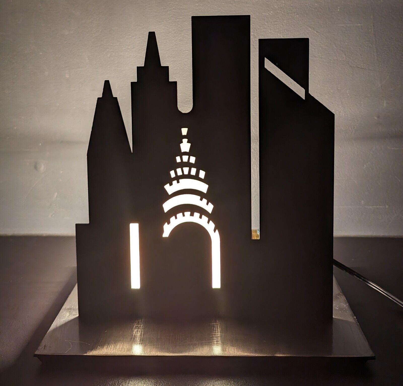 Vintage Handmade Metal Backlit New York City NYC Skyline Desk Lamp Night Light 