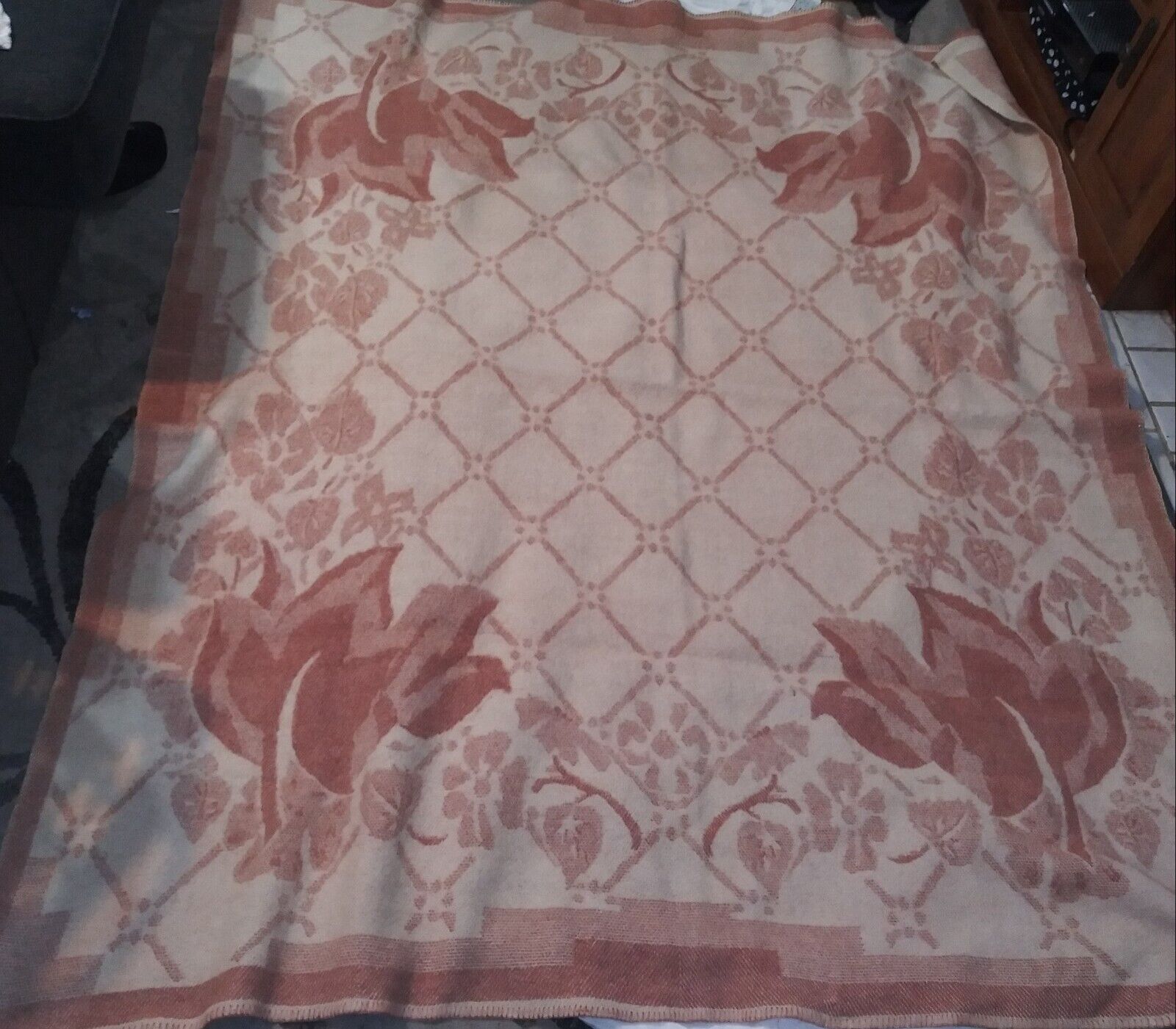 Orr Health 100% Wool Blanket 78” x 88” Pink  & Cream Reversible Floral Vintage