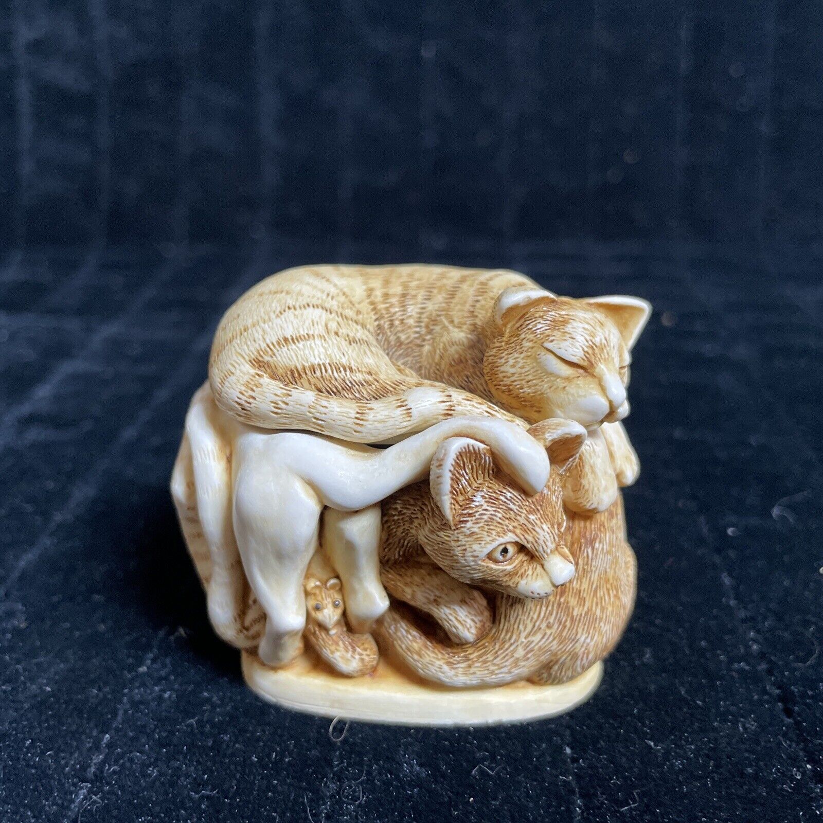 Harmony Kingdom Rather Large Friends Cats Mouse Treasure Trinket Box Collectible