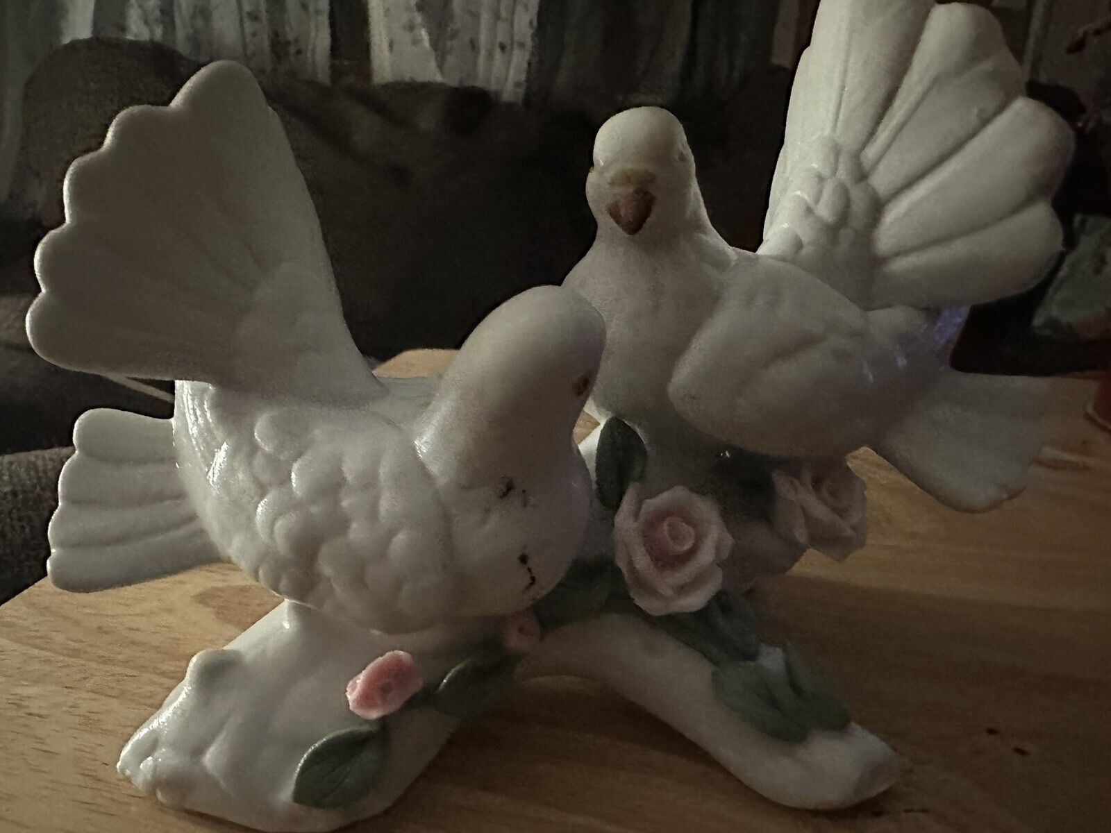 Vintage Courtship Doves Unmarked Flowers Birds Doves Roses 1980s