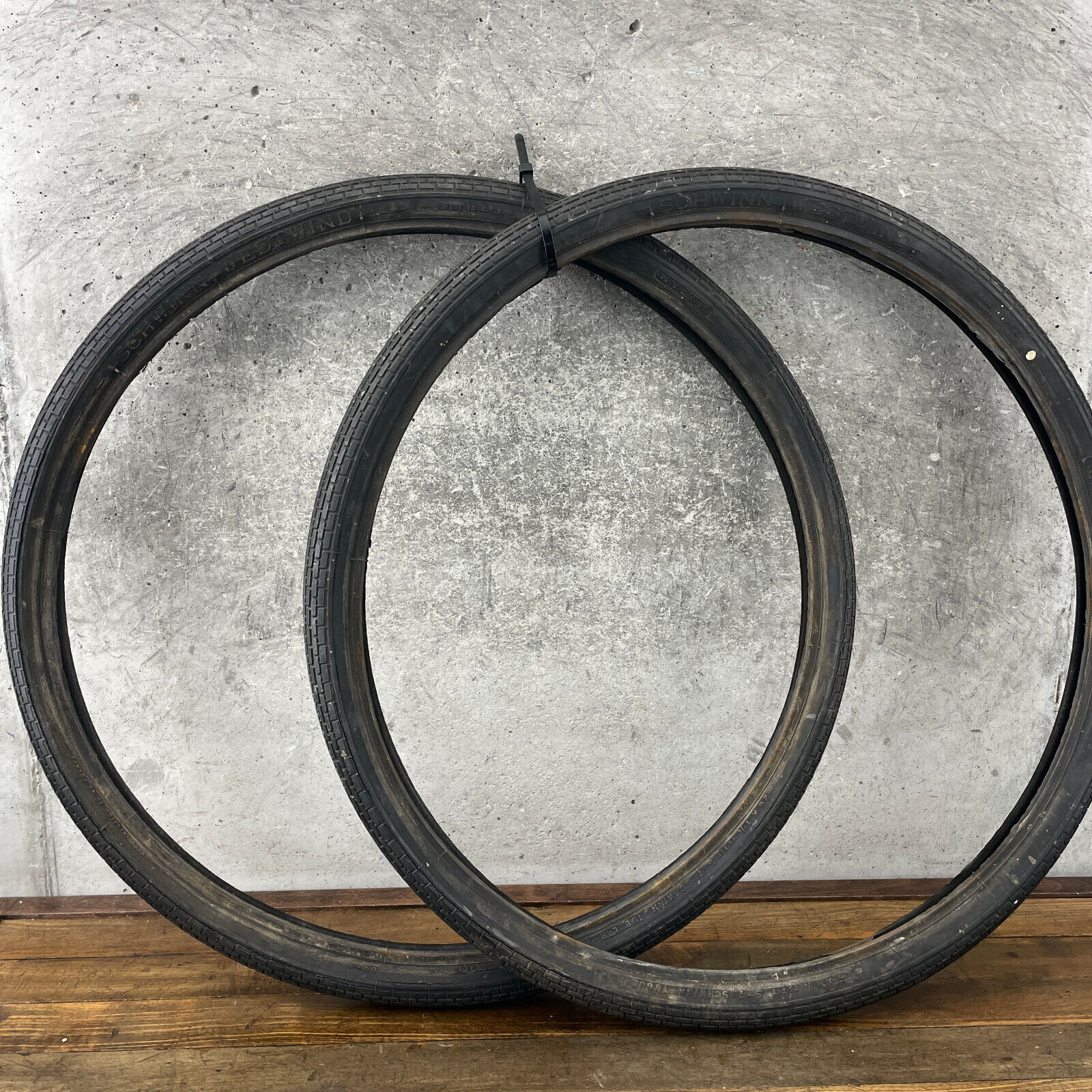 Vintage Schwinn Westwind Tires 26 x 1-3/4  S7 26\