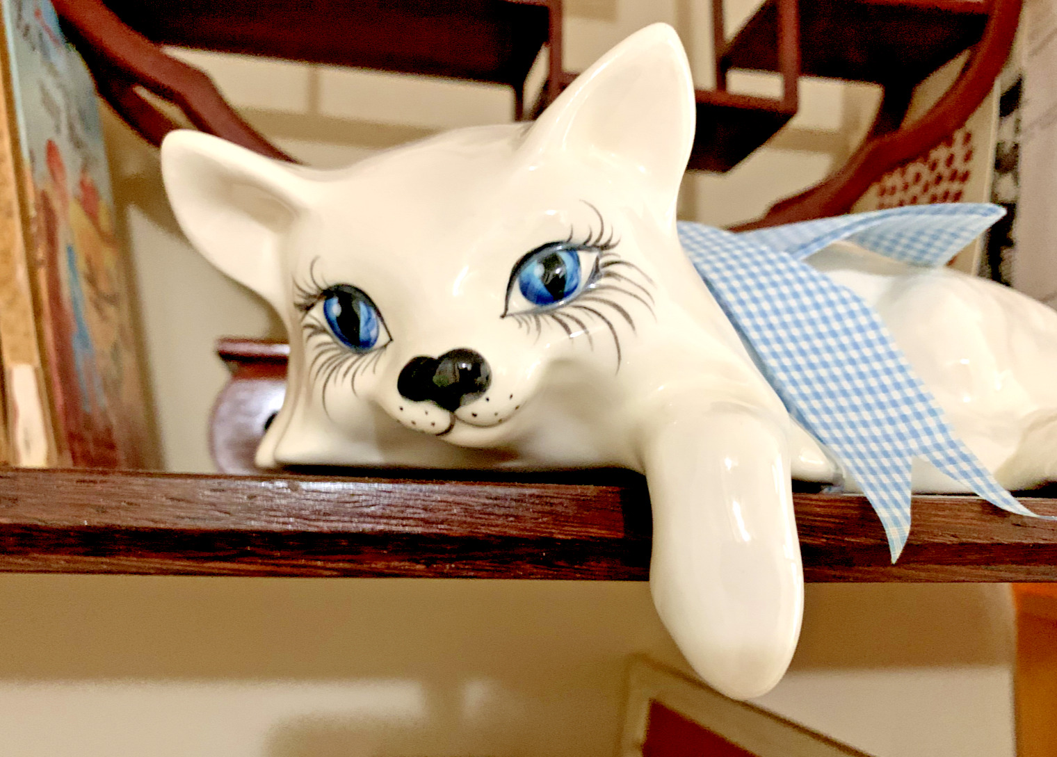 RARE VINTAGE White Shelf Cat - French Brand Les Trois Poulettes