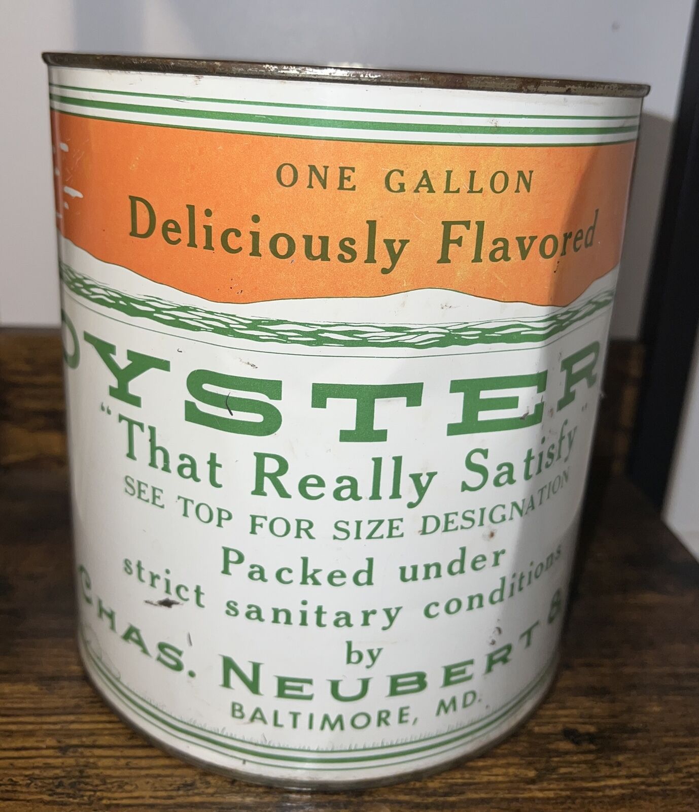Chas Neubert and Co. 1 Gallon Oyster Can with lid
