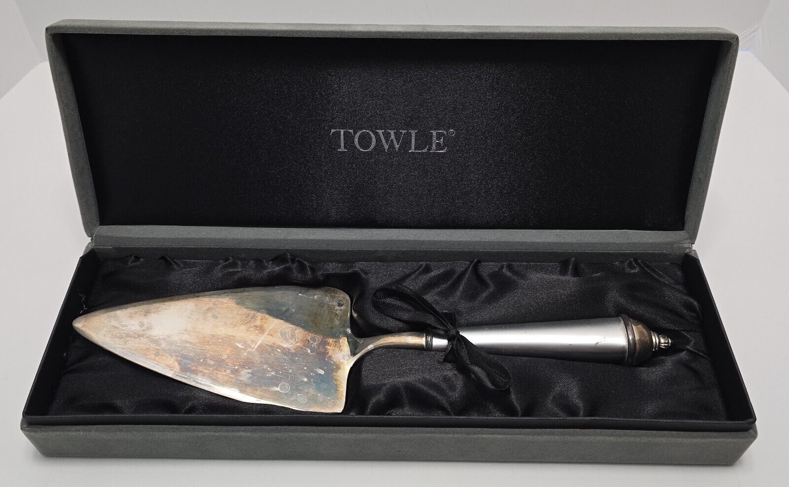 Towle Silverplate Pie Cake Dessert Server Boxed Vintage Wear Silver Plate 11.25\