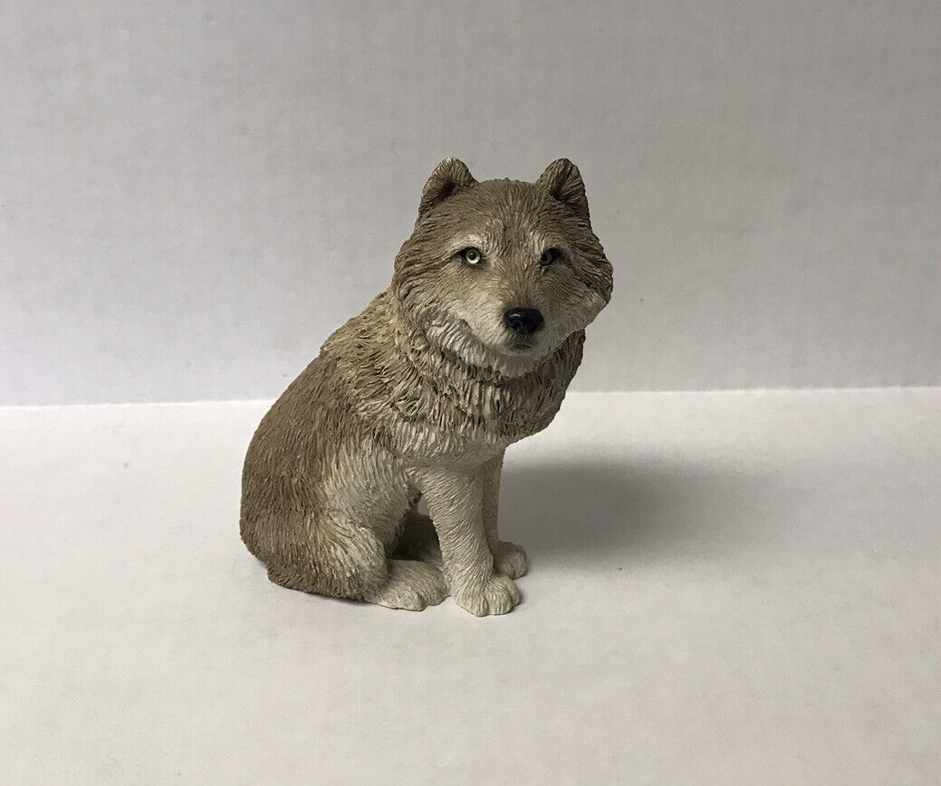 Vtg Sandicast Sitting Wolf figurine 1995 M501 6\