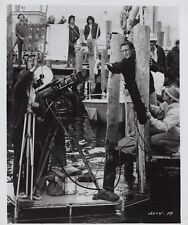 HOLLYWOOD JAWS  1975 Steven Spielberg ON SET Roy Scheider VINTAGE Photo C41 picture