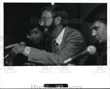 1991 Press Photo Dr. Edward Godlezski in panel discussion at conference picture