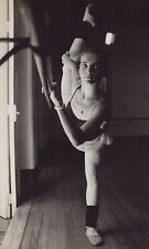 CUBAN BALLET SCHOOL YOUNG ROOKIE DANCER REHEARSAL TIME CUBA 1980s Photo Y 427 picture