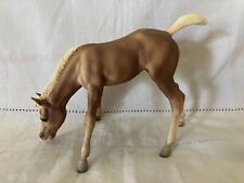 Breyer horse grazing foal picture