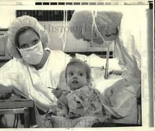1973 Press Photo Liver transplant Lisa Klingelsmith with nurses - now15729 picture