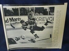 1988 Steve Yzerman scores goal Brab Berry defends NHL Vintage Wire Press Photo picture