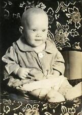 PH321 Vtg Photo CUTE BABY, UPHOLSTERY c Early 1900's picture