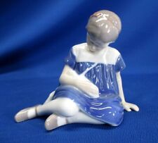BING & GRONDAHL FIGURINE OF LITTLE GIRL HOLDING HER DOLL #1526 picture
