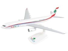 PPC MEA Middle East Airlines Airbus A330-200 OD-MEA Desk Model 1/200 AV Airplane picture