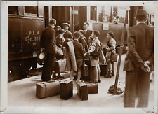 France, holiday departure, vintage press silver print, circa 1930 vintage print picture