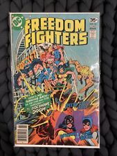 FREEDOM FIGHTERS #14 1978 DC -BATWOMAN/ BATWOMAN-DOOM SIDESHOW ROZAKIS/AYERS VG+ picture