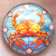 GLASS DOME STAINED GLASS PICTURE BUTTON -- REGULAR ORANGE CRAB W BORDER  30mm picture