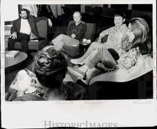 1972 Press Photo Round Table Discussion Led by Fred Ward in Parenting Course, NJ picture