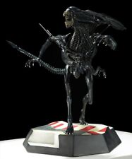 Aliens Queen Alien Diorama #9109 - Sideshow Collectibles SIGNED Sigourney Weaver picture