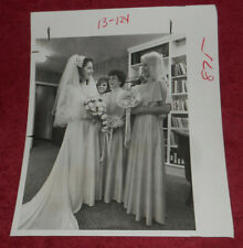 1979 Press Photo Mrs Steve Mortellaro Picks Bridesmaid Gowns St Petersburg FL picture