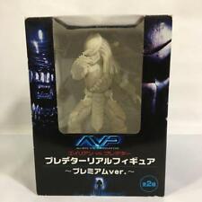 Alien vs Predator Real Figure Premium Ver. Phosphorescent Japan Limited picture