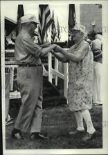 1983 Press Photo Elderly couple dances at picnic in Colonie, New York picture