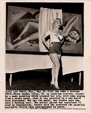 Sandra Giles (1950s) 🎬⭐ Sexy Leggy Cheesecake Bombshell Vintage Photo K 326 picture
