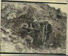 1929 Press Photo Mammoth bones discovered on digging site - lrx28414 picture