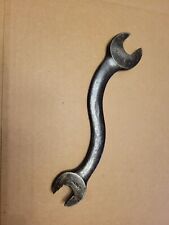 ANTIQUE/VINTAGE  1915-1926  BILLINGS & SPENCER OPEN END CURVED S WRENCH No. 2018 picture