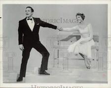 1968 Press Photo Actors Gene Kelly And Julie Andrews On Her Television Special picture