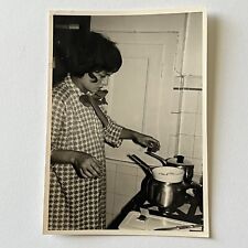 Vintage Snapshot Photograph Beautiful Hip Young Woman Cooking Great Dress 60s picture