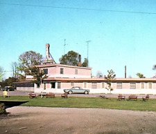 1960s MENOMINEE MICHIGAN HARBOR HOUSE MOTEL & RESTAURANT CORVAIR POSTCARD P1089 picture