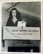Maila Nurmi as Vampira casts her ballot for Hollywood Night-Mayor 8x10 photo picture