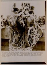 LG778 1975 Wire Photo SOUTH VIETNAMESE SOLDIERS Carying Packs Bicycle Cargo Ship picture