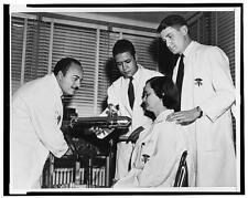 W.B. Looney,radio isotopes,Vernie Ward,Naval Medical Center,Bethesda,1955 picture