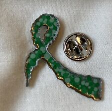 ***NEW*** Glaucoma awareness ribbon green pin badge / brooch. Charity picture