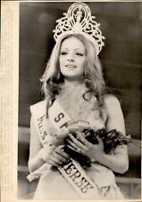 LG965 1974 AP Wire Photo STAR OF THE UNIVERSE AMPARO MUNOZ MISS SPAIN CROWNED picture