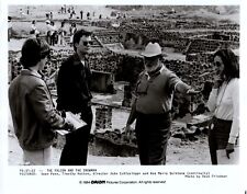 Timothy Hutton + Sean Penn + Director John Schlesinger (1984) ❤ Photo K 471 picture