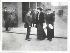 Mrs Masterman & Mrs McKenna canvass constituents Bethnal Green OLD PHOTO picture