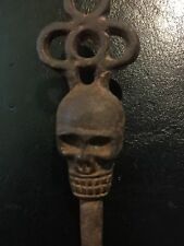 Awesome Victorian Skull Key Skeleton METAL Cast Iron Collector Cathedral Sm GIFT picture