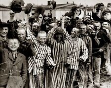 WW2 LIBERATED PRISONERS at DACHAU Photo  (177-S ) picture