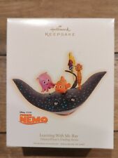 Hallmark Ornament 2009 Disney - Learning With Mr Ray QXD2102 picture