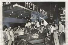 1953 Press Photo Shriner's convention at Hotel Astor in New York - nei18934 picture