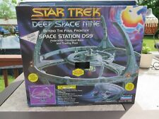 Star Trek 1994 Deep Space Nine Space Station D59 Playmates No 6251 New in Box picture