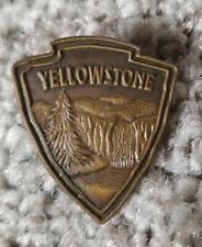 Vintage Yellowstone National Park Wyoming Lapel Pin Souvenir Place Pine Mountain picture
