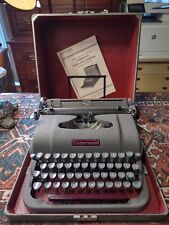 Underwood Finger Flite Champion 1950 Typewriter, Minty Condition w/Case +Key picture